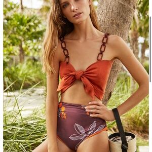 DONNI. Front Bow Top